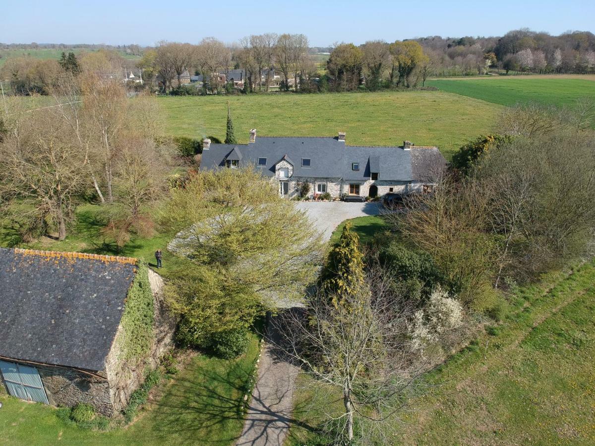 La Ville De Mainguy Josselin Kültér fotó