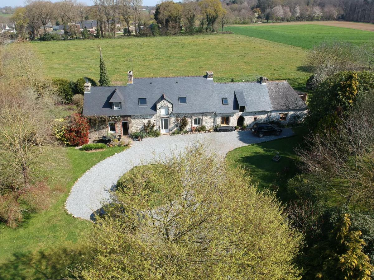 La Ville De Mainguy Josselin Kültér fotó